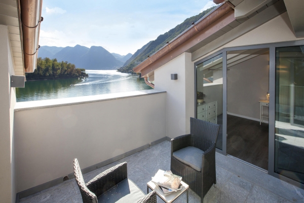 FinestreNURITH al Residence Comacina - Ossuccio (Como-Italy)