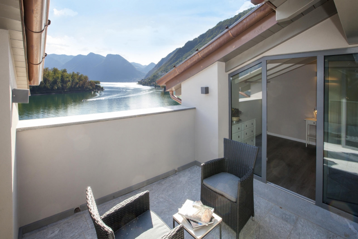 FinestreNURITH al Residence Comacina - Ossuccio (Como-Italy)